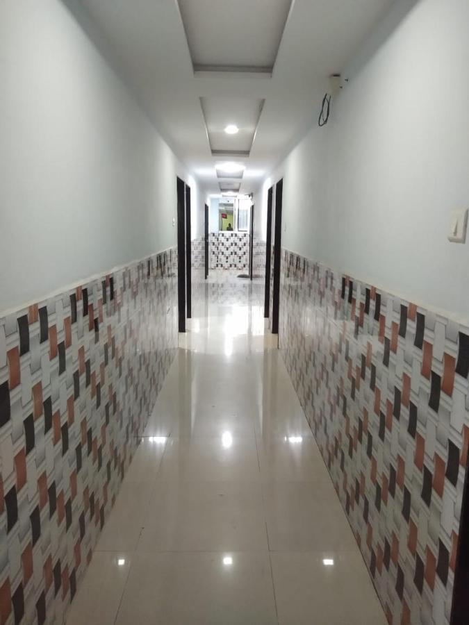 Hotel Shree Krishna Ahmedabad Exteriör bild