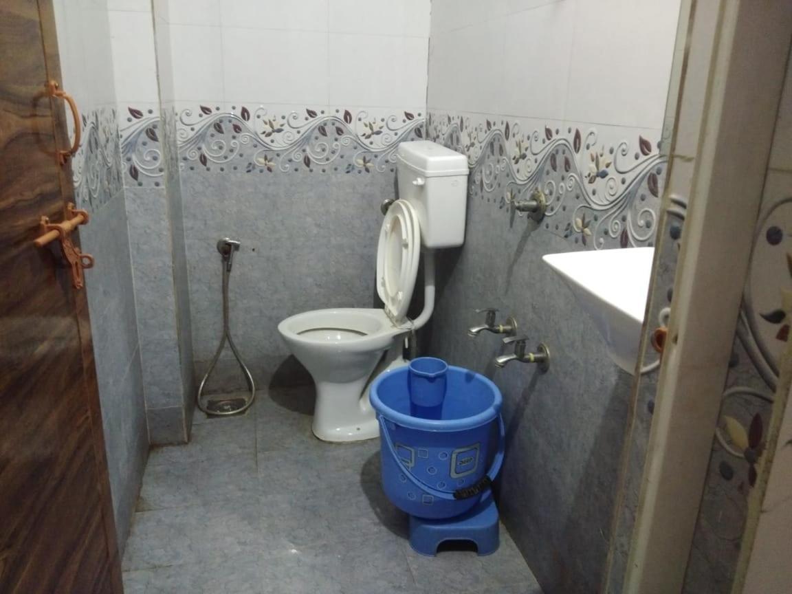 Hotel Shree Krishna Ahmedabad Exteriör bild