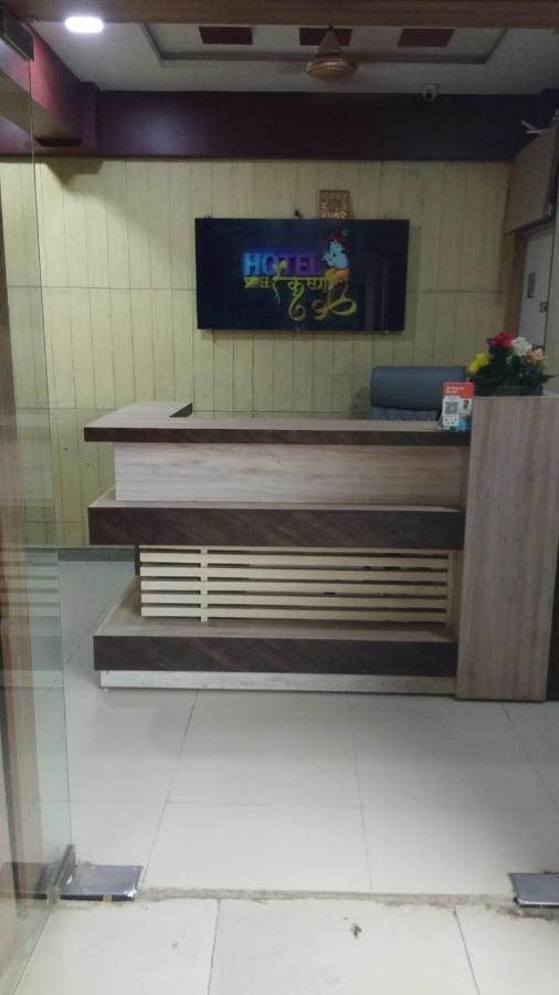 Hotel Shree Krishna Ahmedabad Exteriör bild